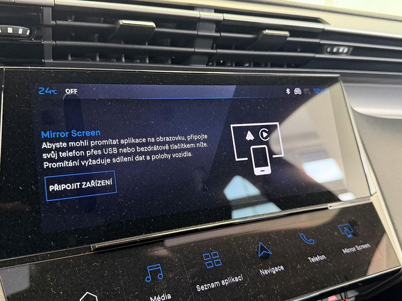 Peugeot 408 (2026) GT Plug-in HYBRID 240 e-DCS7 - fotka 28 z 33