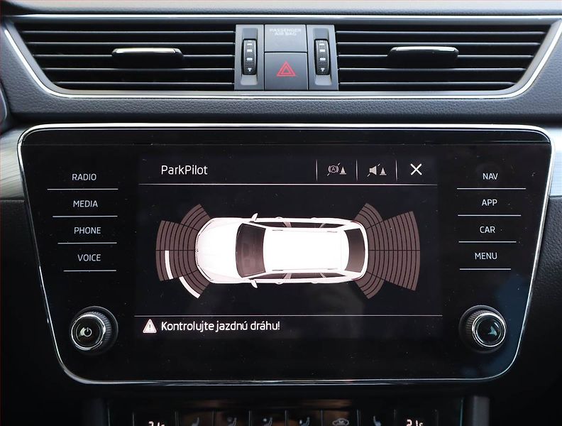 Škoda Superb (2019) Ambition Plus 2.0 TDI, Automat - fotka 19 z 19