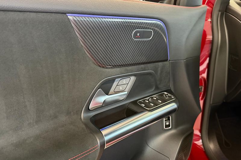 Mercedes-Benz GLA (2021) GLA 220d 4Matic AMG Line - fotka 32 z 121
