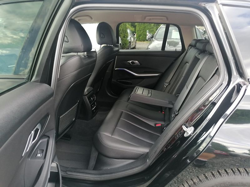 BMW Řada 3 (2020) 2.0 318D A/T Kůže - fotka 10 z 44