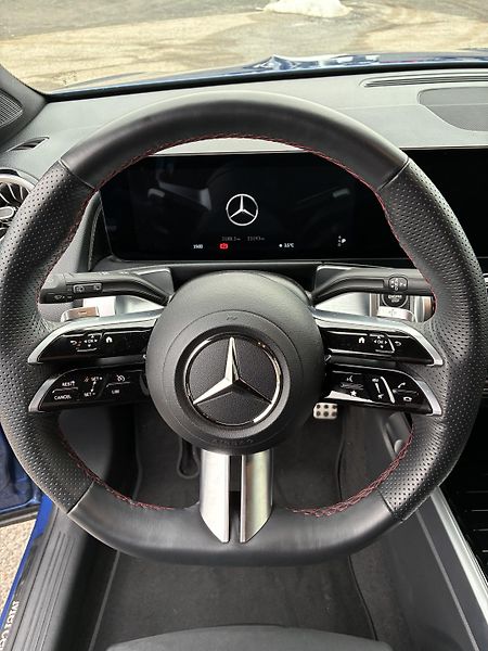 Mercedes-Benz GLB (2024) 200d 4MATIC - fotka 10 z 14