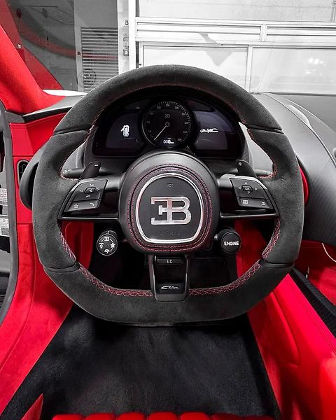 Bugatti Chiron (2019) Exkluzivní W16 sportovní edice - fotka 10 z 14