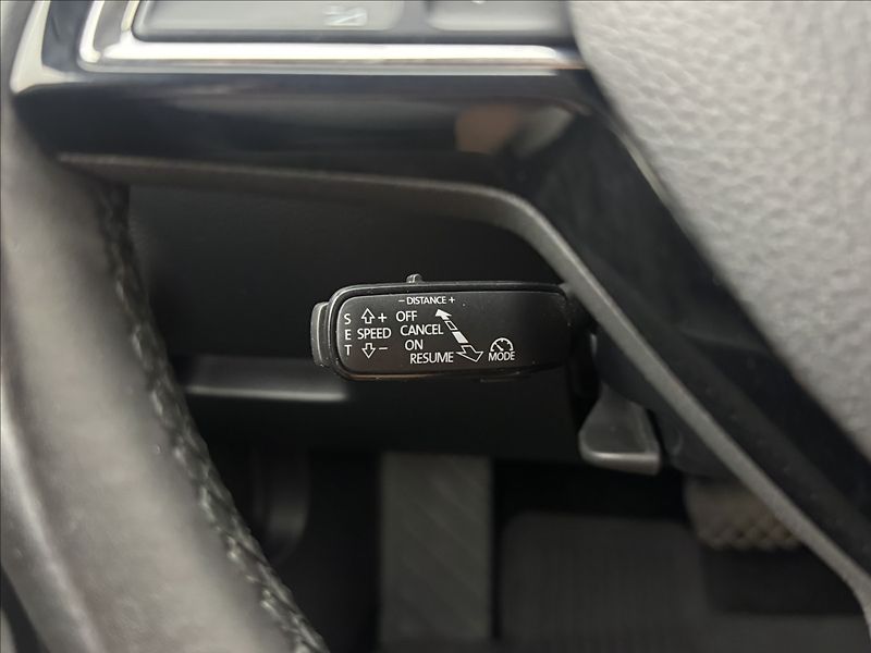 Škoda Superb 2,0 DSG 4X4 ACC CANTON STYLE+ - fotka 11 z 49
