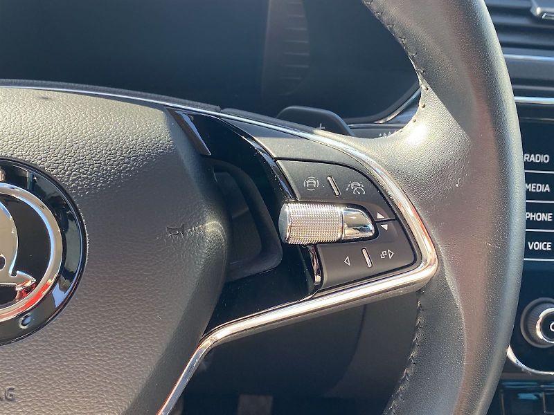 Škoda Superb (2023) Combi 2.0 TDI DSG Style - fotka 19 z 35