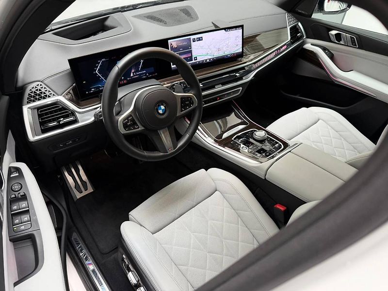 BMW X5 3,0 210 kW xDrive30d - fotka 8 z 55