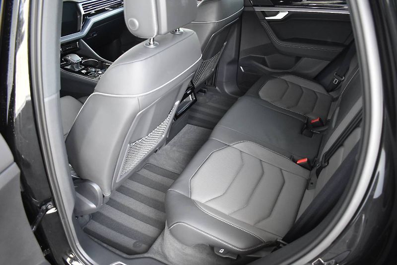 Volkswagen Touareg (2025) R-Line 3.0TDI 210kW,tažné,weba - fotka 16 z 28