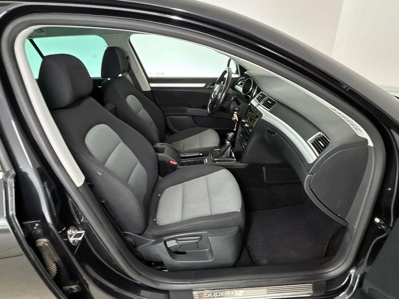 Škoda Superb Ambition - fotka 9 z 27