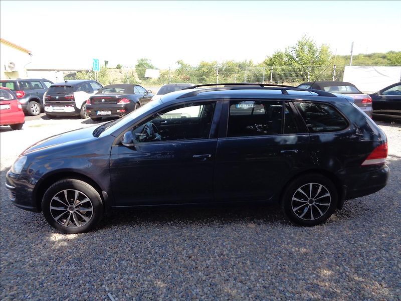 Volkswagen Golf Variant 1,6 - fotka 6 z 22