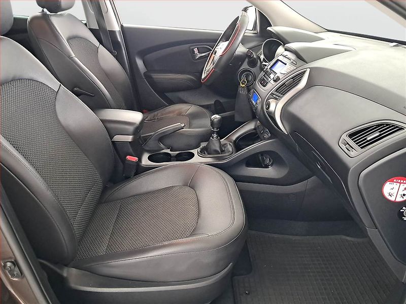 Hyundai ix35 (2012) 2.0 CRDi, 4X4, Tempomat - fotka 9 z 17