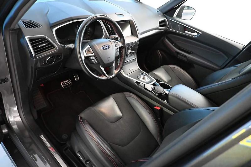 Ford S-MAX (2022) 2.0 ST-LINE 140 KW LED SONY AC - fotka 11 z 39