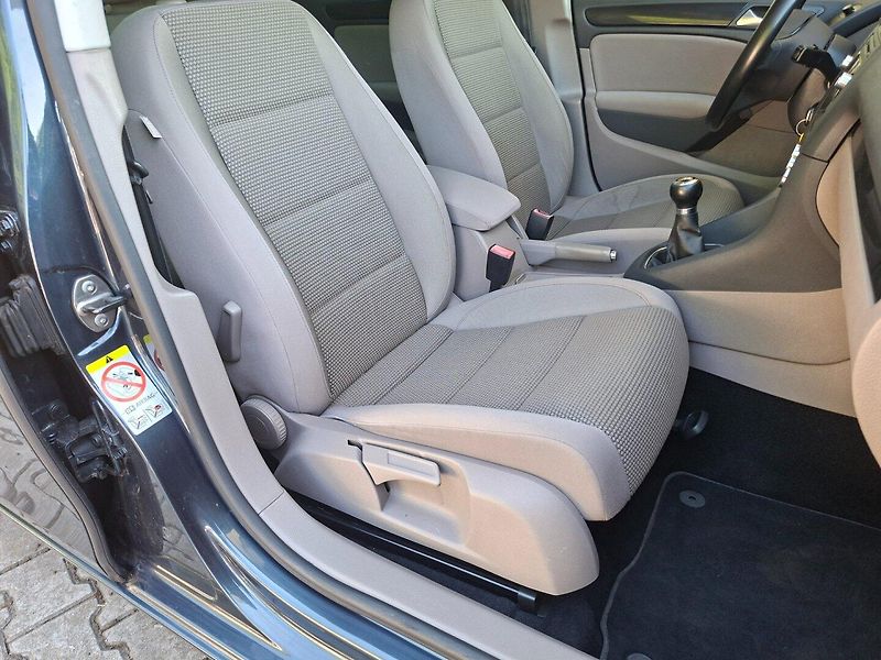 Volkswagen Golf (2009) 2.0TDI 103kW 4MOT -TAŽ.ZAŘ. - fotka 23 z 44