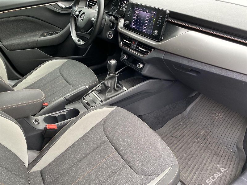 Škoda Scala (2020) 1.5 TSI Style - fotka 8 z 35