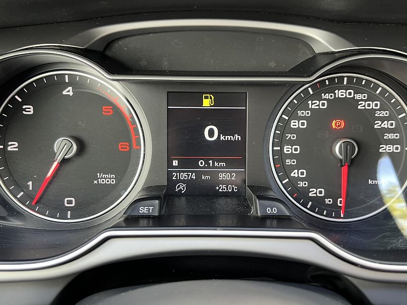 Audi A4 Avant S-LINE 3.0 TDi 180 kW QUATTRO - fotka 17 z 22