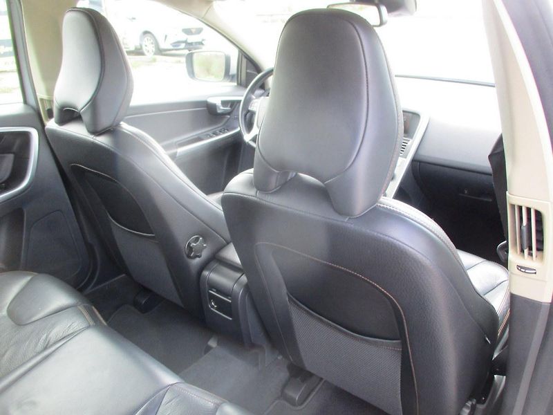 Volvo XC60 2.4 D5*AWD*NAVI*198 tkm*SUMMUM - fotka 33 z 56