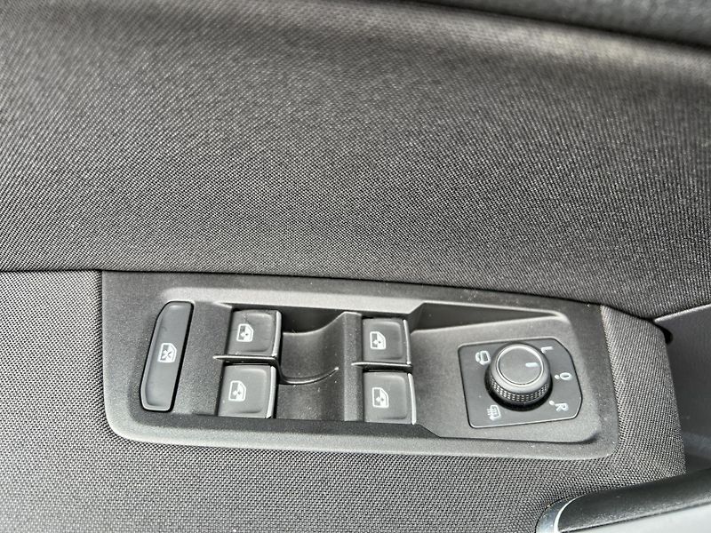 Volkswagen Touran Highline 2.0TDi DSG ČR odp.DPH - fotka 12 z 51