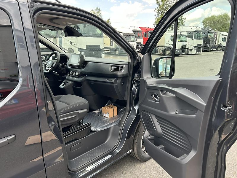 Renault Trafic (2026) CREW VAN L2H1 170k RED 5 míst - fotka 25 z 40