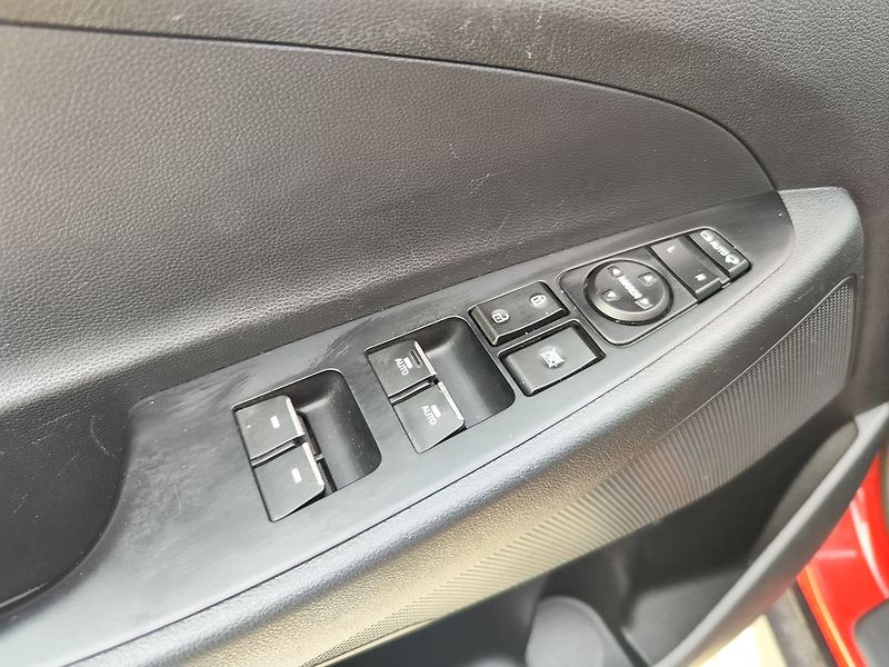 Hyundai Tucson 1.6 CRDI/85kW Traveller - fotka 28 z 32
