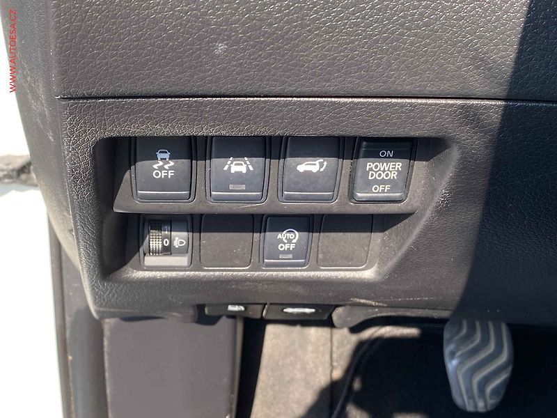 Nissan X-Trail (2018) 1.6 dCi, N-Connecta, panor - fotka 13 z 17