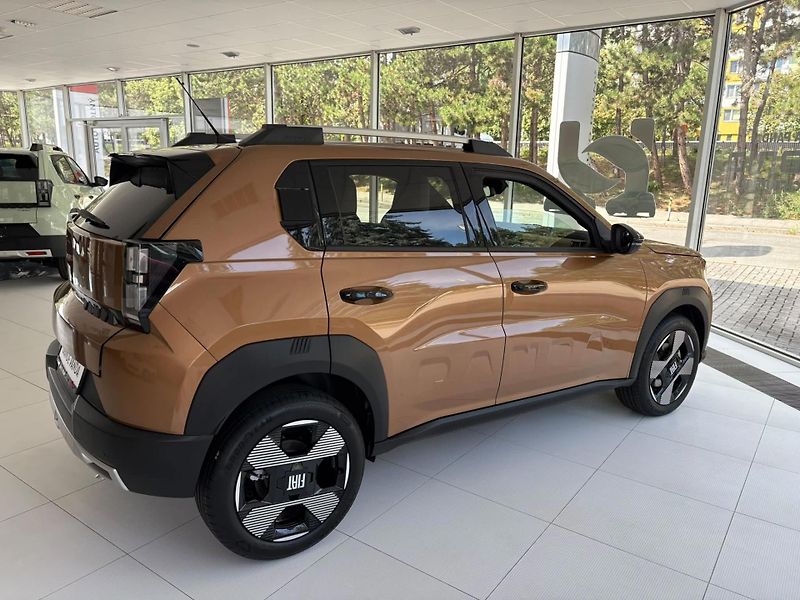 Fiat Grande Panda (2026) La Prima 1.2 Turbo Hybrid 110k - fotka 6 z 12