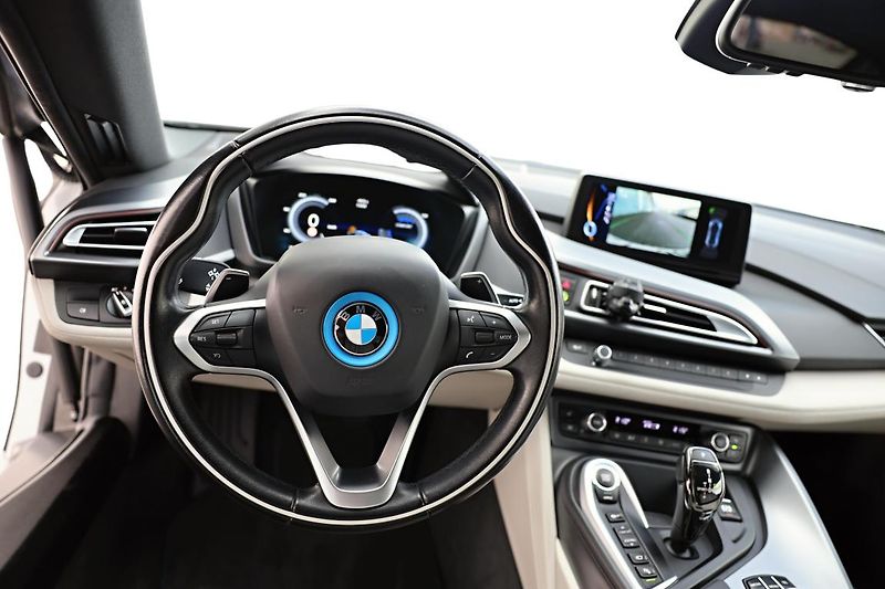 BMW i8 - fotka 11 z 15