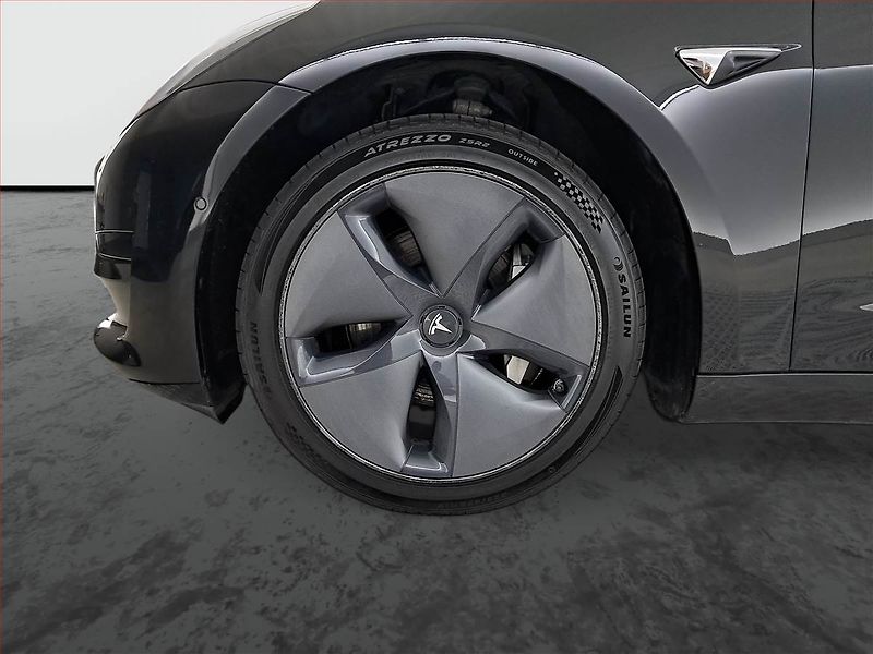 Tesla Model 3 (2020) Std Range Plus 52kWh, SoH 83% - fotka 15 z 22