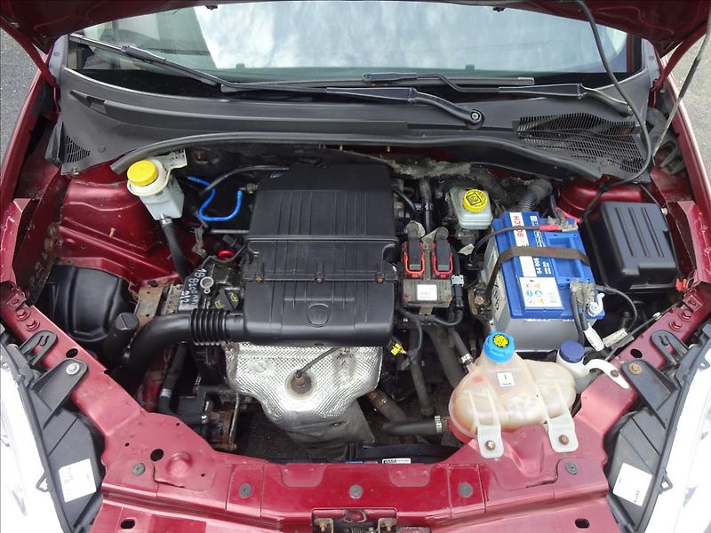Fiat Linea 1,4i 57kW - fotka 35 z 40