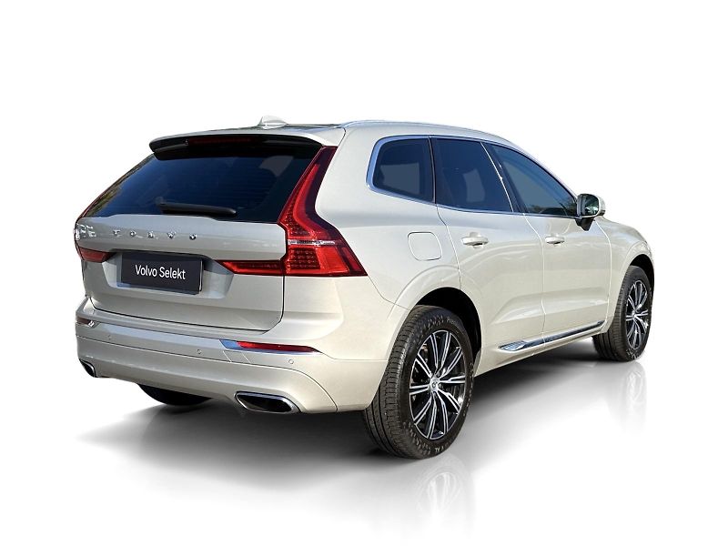 Volvo XC60 B4 AWD INSCRIP. // nezáv. top. - fotka 6 z 48