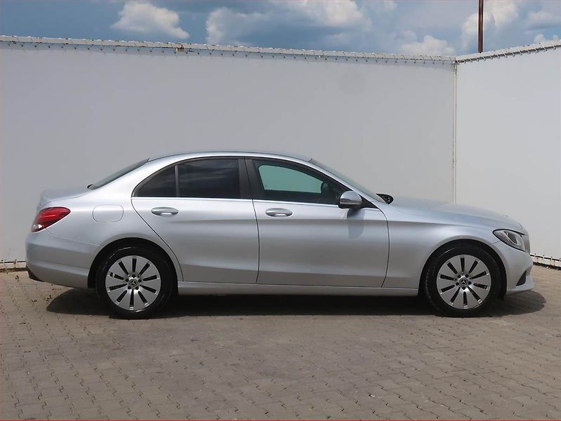 Mercedes-Benz Třídy C (2017) C 220 d 4MATIC , 4X4, Automat - fotka 6 z 16