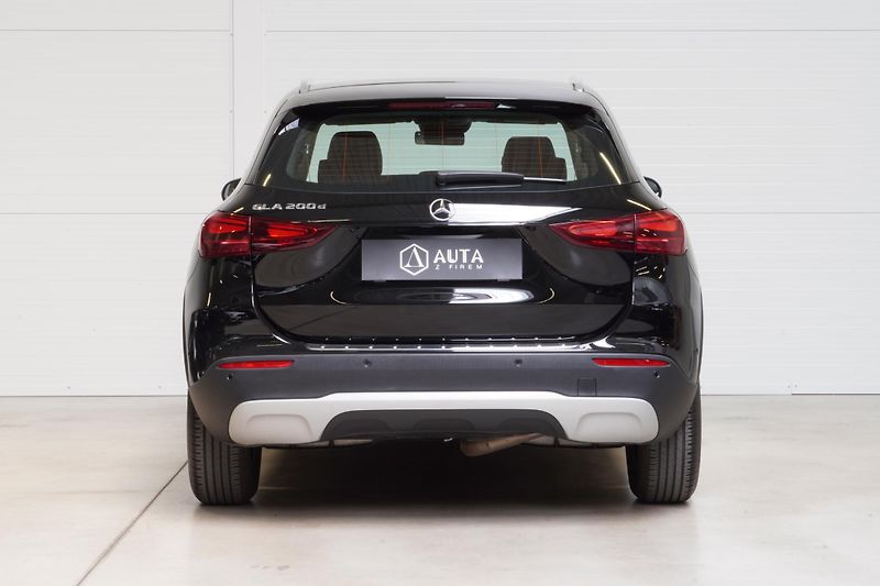 Mercedes-Benz GLA 200d,1.MAJ,ČR,DPH,Kamera - fotka 7 z 30