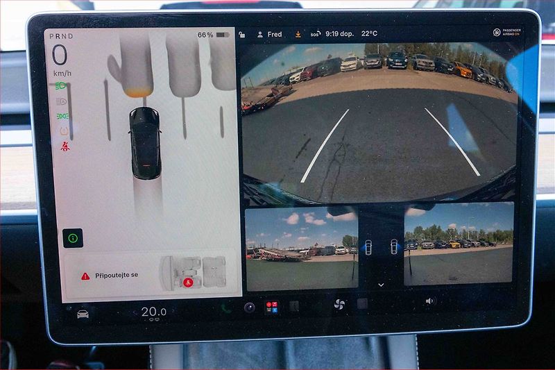 Tesla Model Y (2023) RWD LFP 60kWh, SoH 93% - fotka 17 z 23