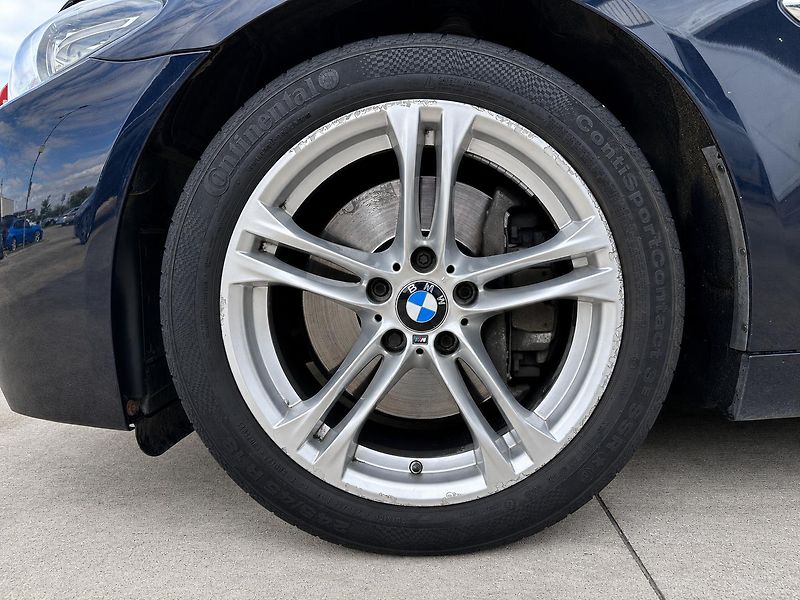 BMW Řada 5 525d xDrive M-Sport Touring - fotka 19 z 19