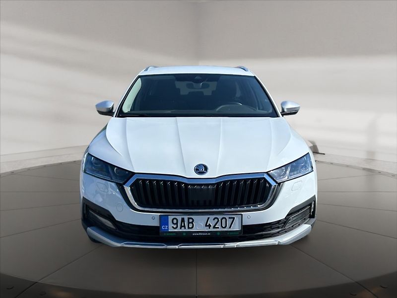 Škoda Octavia 2,0 TDI 110 4x4 Scout AT - fotka 2 z 11