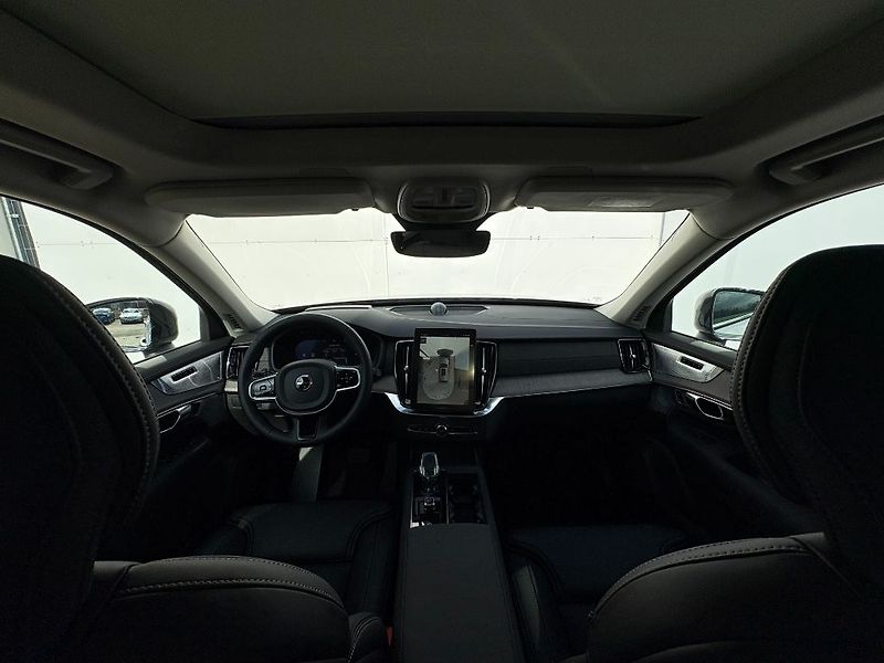 Volvo XC90 Plus Dark T8 299kW - fotka 10 z 25