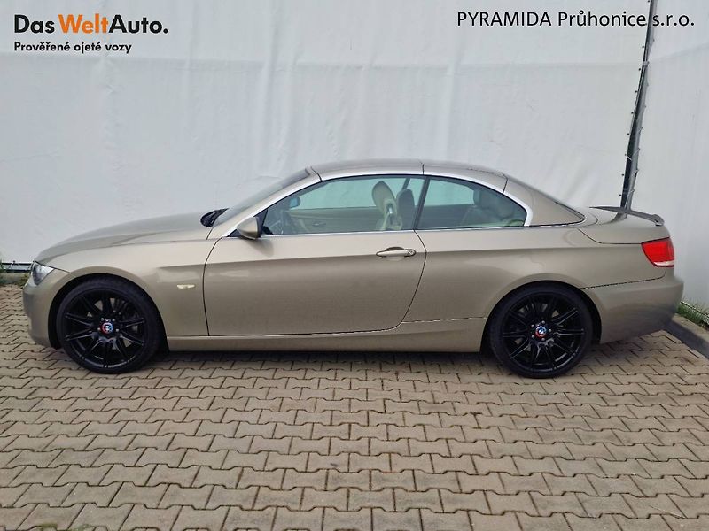 BMW Řada 3 (2007) 335i 225 kW e93 AT - fotka 3 z 23