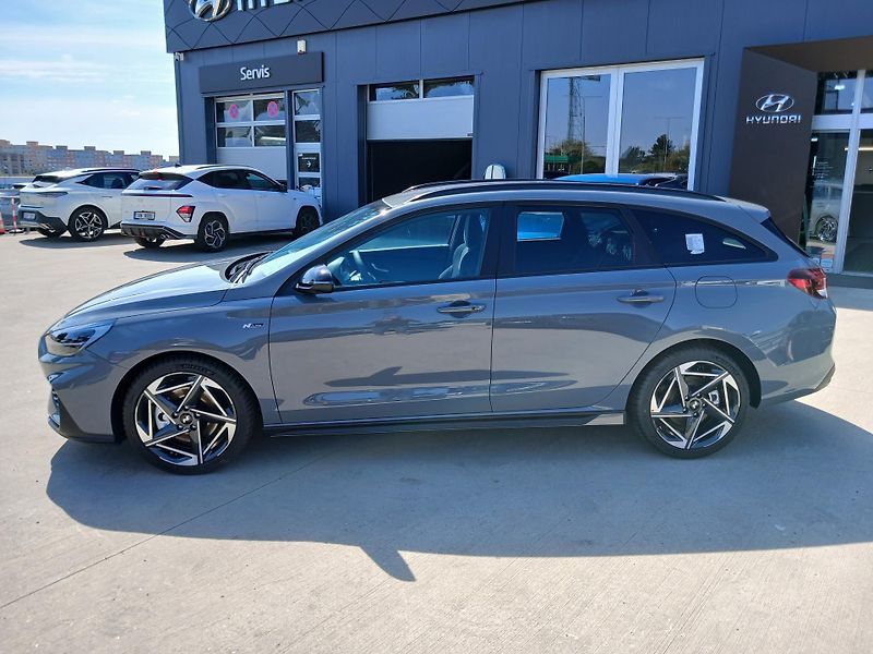 Hyundai i30 - fotka 2 z 13