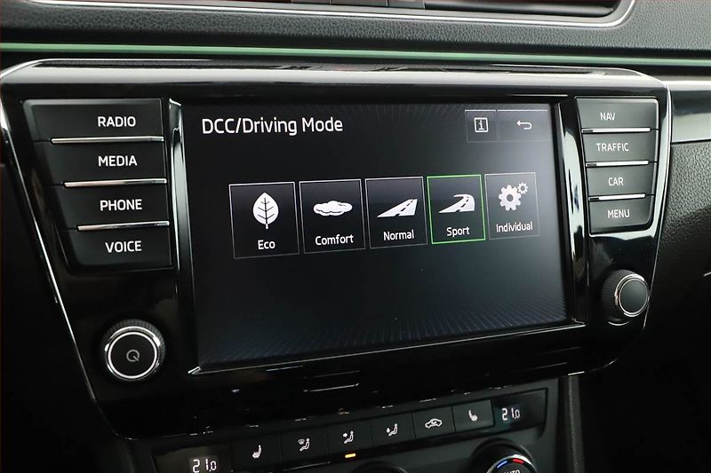 Škoda Superb (2015) Laurin&Klement 2.0 TDI - fotka 11 z 19