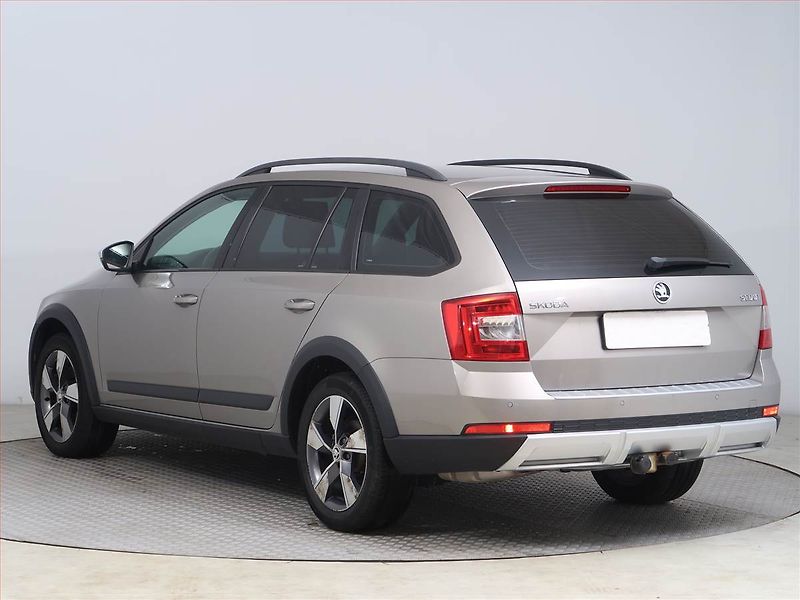 Škoda Octavia (2015) Scout 2.0 TDI, 4X4, Automat - fotka 4 z 14