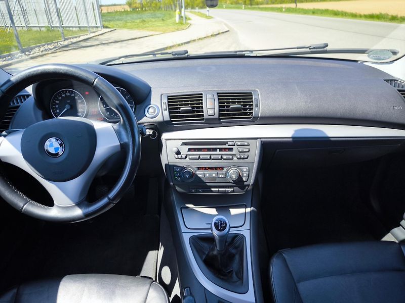 BMW Řada 1 116i 85kW SERVISKA - fotka 43 z 82