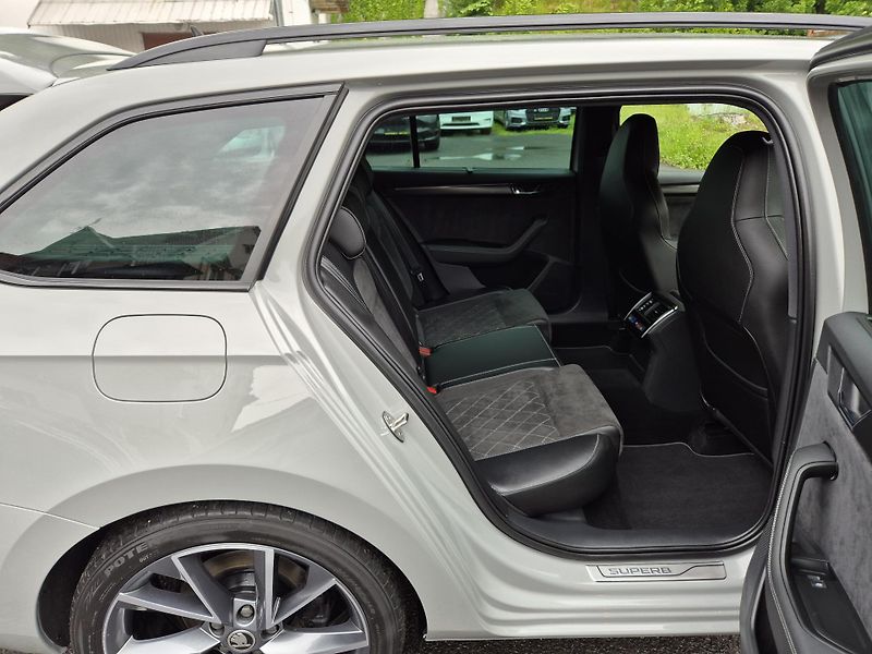 Škoda Superb Combi SPORTLINE 147kw DSG 19AL - fotka 15 z 49