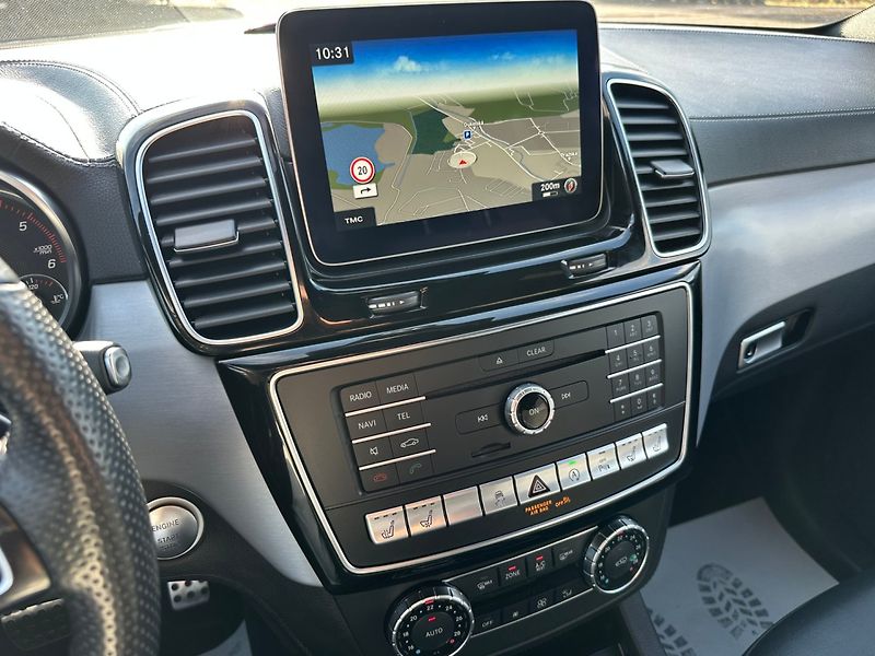 Mercedes-Benz GLE (2017) 350D 4Maric 190kw - fotka 24 z 29