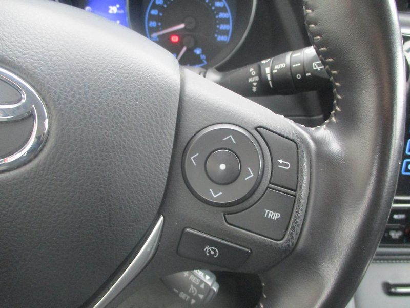 Toyota Auris 1.6 D-4D - fotka 20 z 34