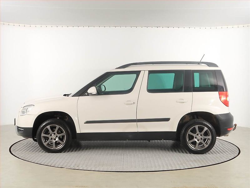Škoda Yeti (2012) 2.0 TDI, Park. senzory - fotka 3 z 16