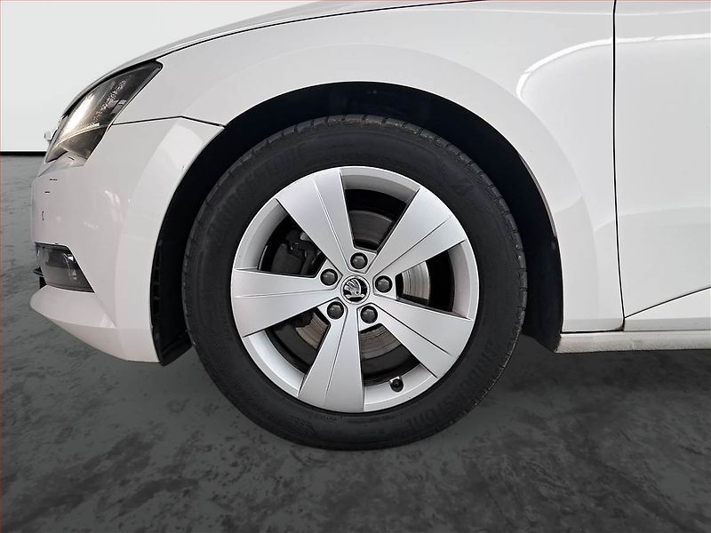 Škoda Superb (2017) Ambition 2.0 TDI, Automat - fotka 15 z 24