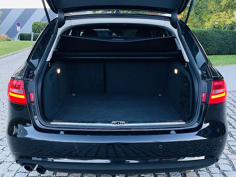 Audi A4 2.0TDI MAN VÝHŘEV SERVISKA LED - fotka 18 z 41