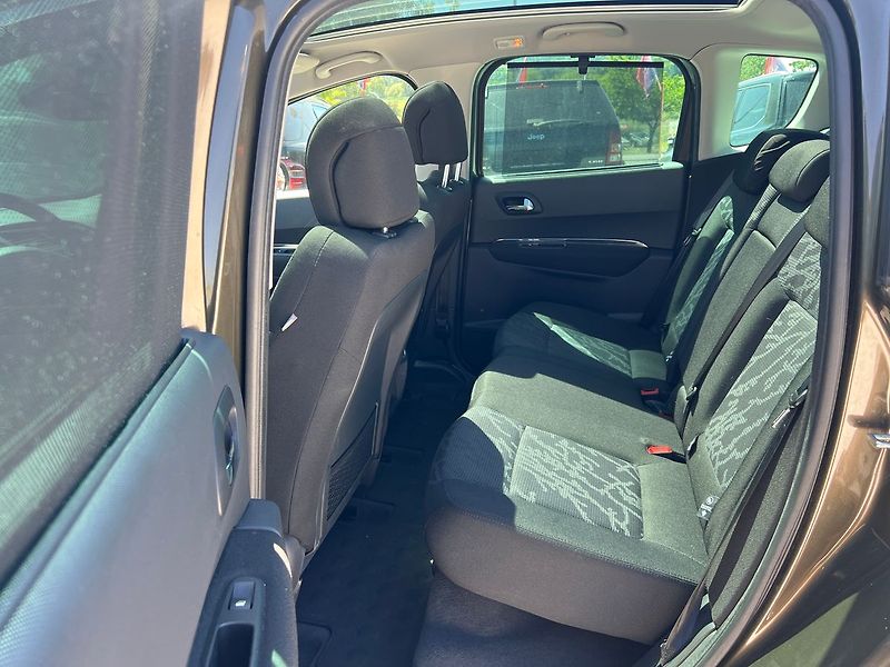 Peugeot 3008 1.6 16V - fotka 6 z 15