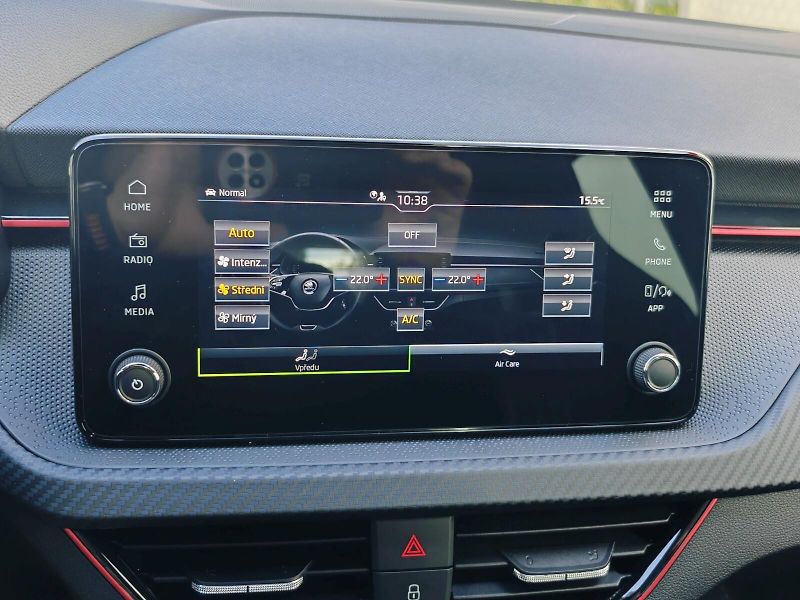 Škoda Scala (2024) 1,5 TSI 110 kW Monte Carlo DSG - fotka 33 z 44
