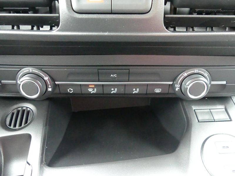 Citroën Berlingo (2026) YOU PROFI Diesel 100k Manual - fotka 15 z 19