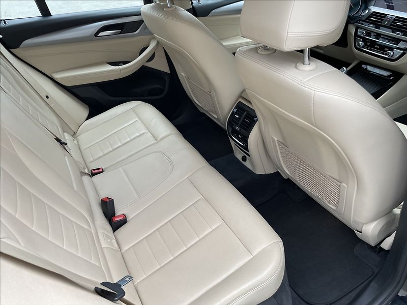 BMW X3 xDrive20d M SPORT,ČR.1.MAJ. - fotka 31 z 40