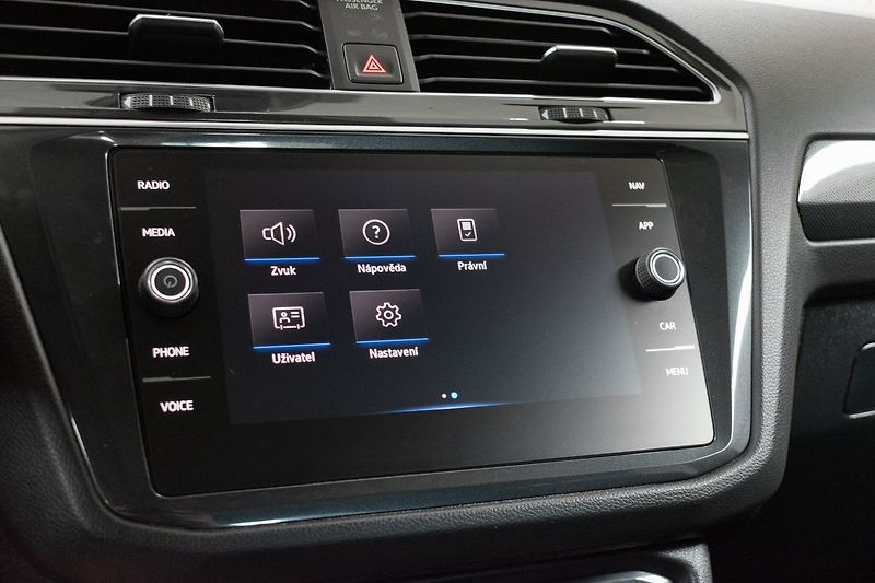 Volkswagen Tiguan 2.0TDI DSG*ACC*VIRTUAL*EL.KUFR - fotka 31 z 46