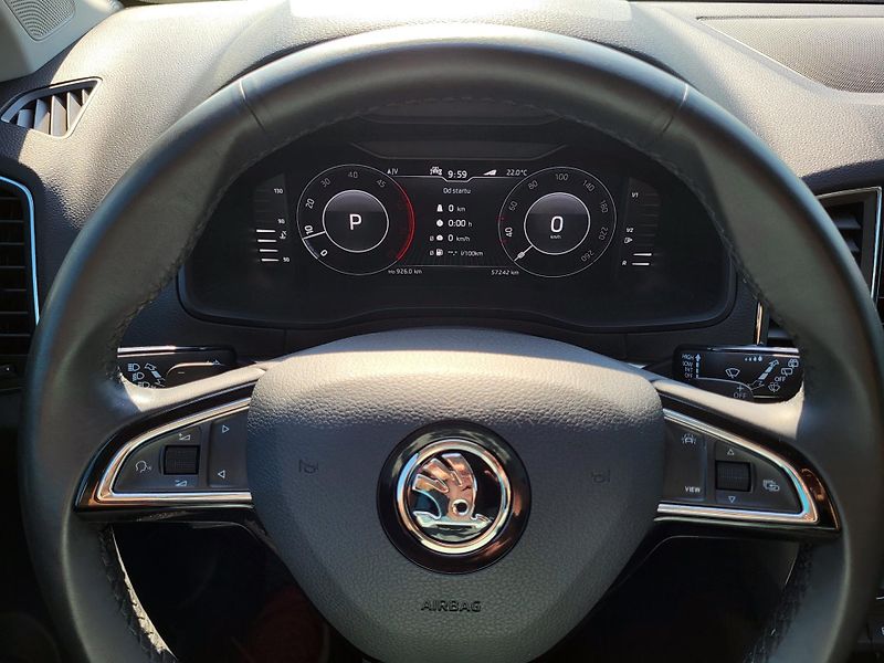Škoda Karoq 2.0 TDi 110kW DSG 4x4 STYLE+ - fotka 10 z 49